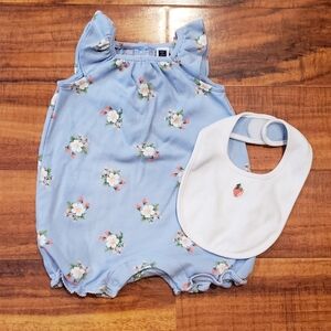 Janie and Jack GUC 12-18 months blue cotton romper with strawberry print and bib